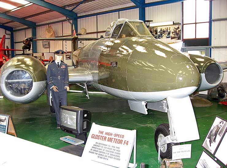 Gloster Meteor F.4 (EE549)