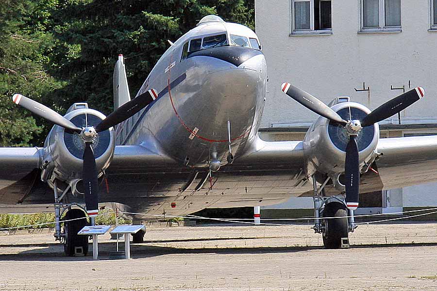 Douglas C.47B Skytrain / Dakota IV (A65-69) [43-49866]