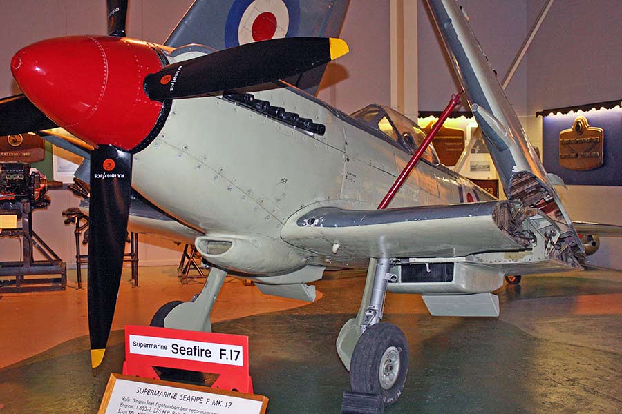 Supermarine  Seafire F.17 (SX137)
