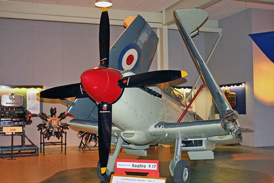 Supermarine  Seafire F.17 (SX137)