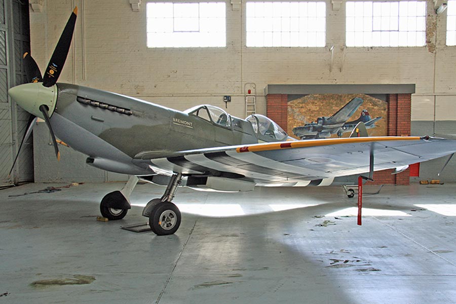 Supermarine Spitfire LF IXe / T Mk IXc (PV202)