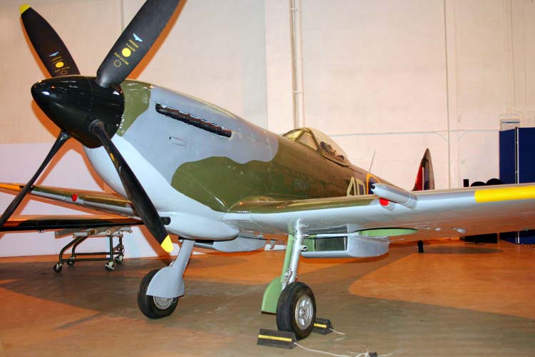 Supermarine Spitfire LF Mk XVIe (RW393)